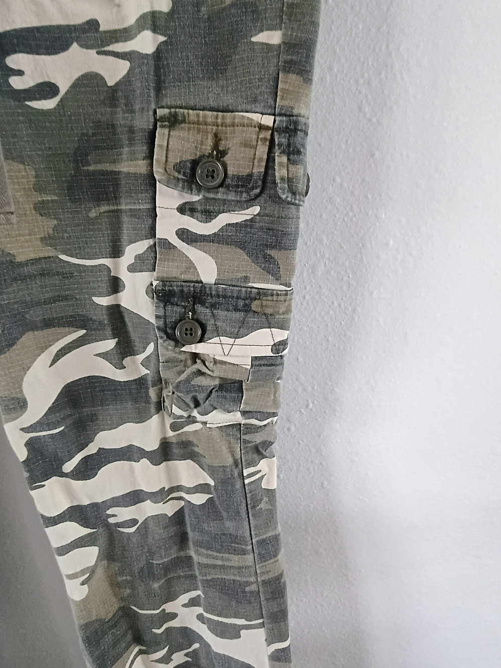 Arizona Jean Co Camo Cargo Pants Women’s Size 9 Green Utility Y2K Style - Picture 2 of 8